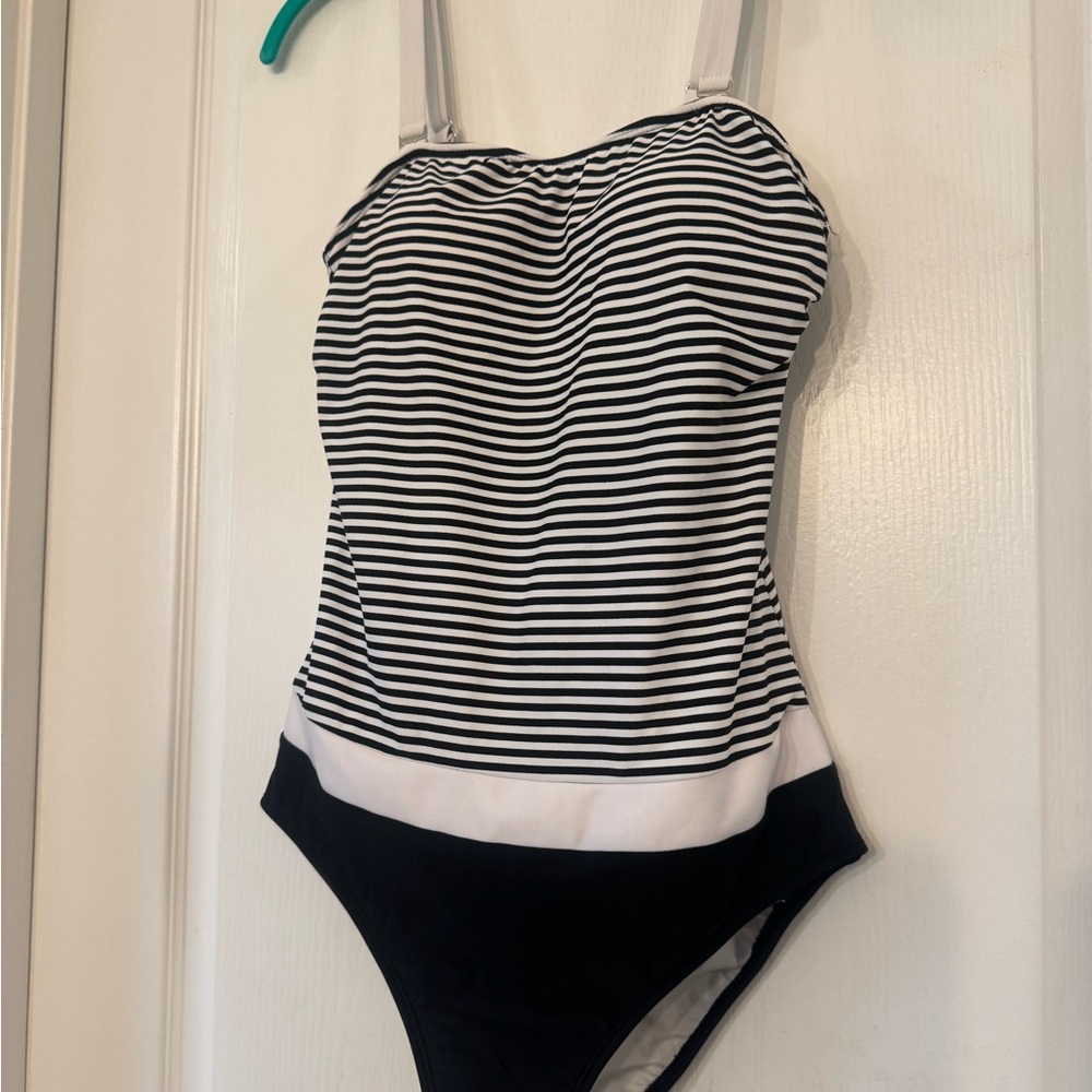 VENUS Black and White One Piece!!! NWOT!